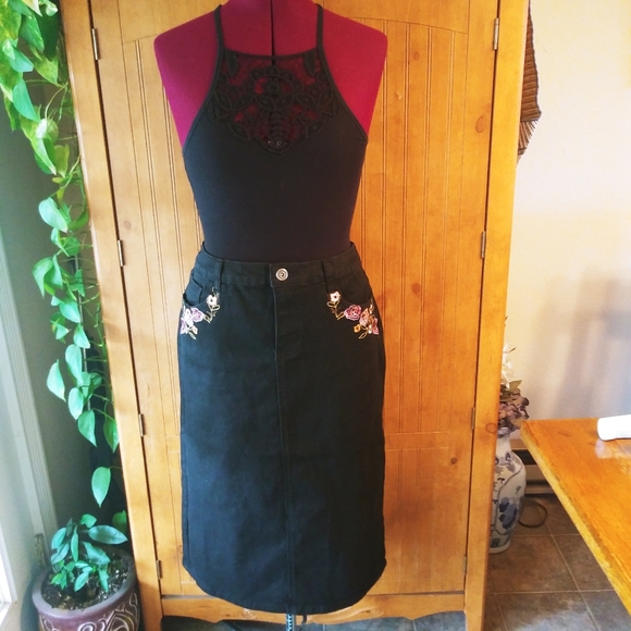 NWT Christopher Banks Denim Embroidered Skirt
